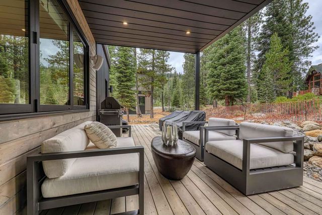 342 Palisades Circle, Olympic Valley, OH 96146