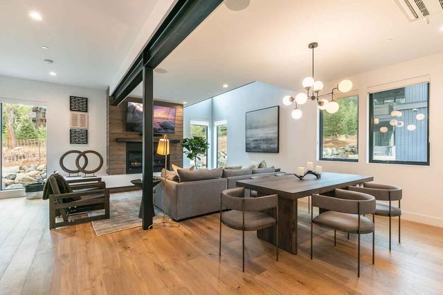 342 Palisades Circle, Olympic Valley, OH 96146