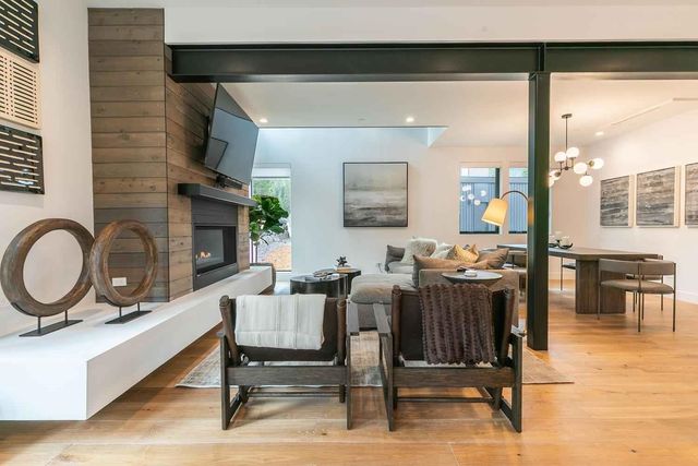 342 Palisades Circle, Olympic Valley, OH 96146