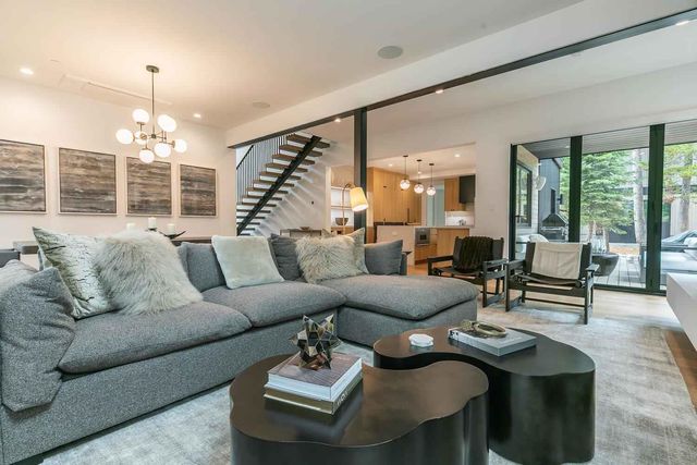 342 Palisades Circle, Olympic Valley, OH 96146