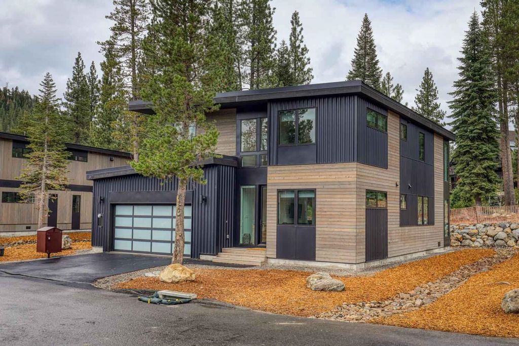 342 Palisades Circle, Olympic Valley, OH 96146