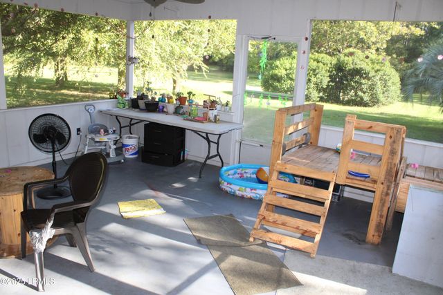 3222 Charleston Highway, Varnville, SC 29944