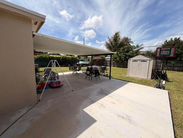 14240 Graves Drive, Miami, FL 33176