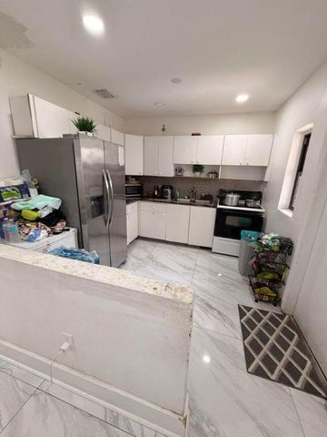 14240 Graves Drive, Miami, FL 33176