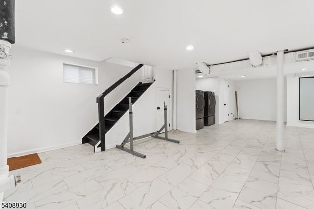 148 Freeman Ave, East Orange City, NJ 07018