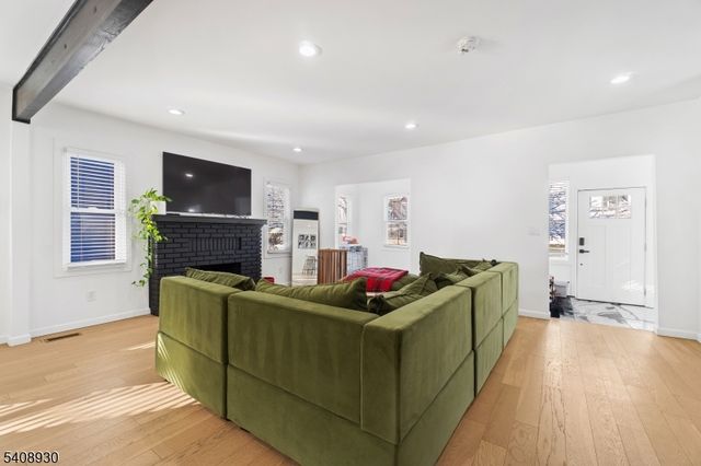 148 Freeman Ave, East Orange City, NJ 07018