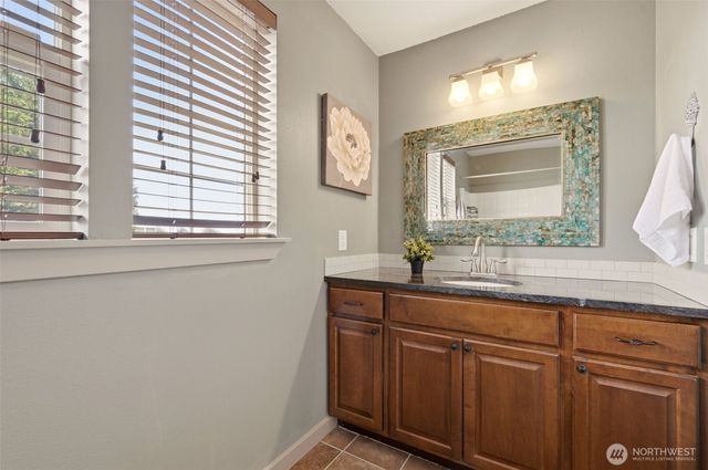 18811 103rd Avenue E, Puyallup, WA 98374