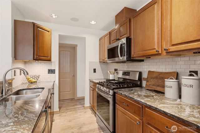 18811 103rd Avenue E, Puyallup, WA 98374