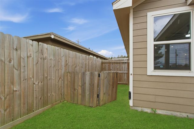 170 Road 51022, Cleveland, TX 77327