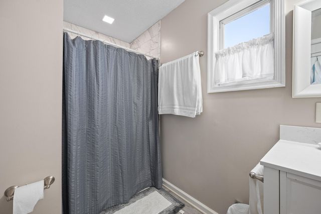 1215 Longwood AVE, Bedford, VA 24523