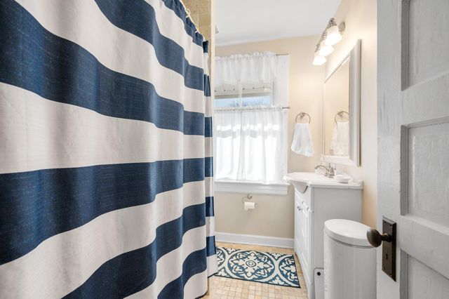 1215 Longwood AVE, Bedford, VA 24523