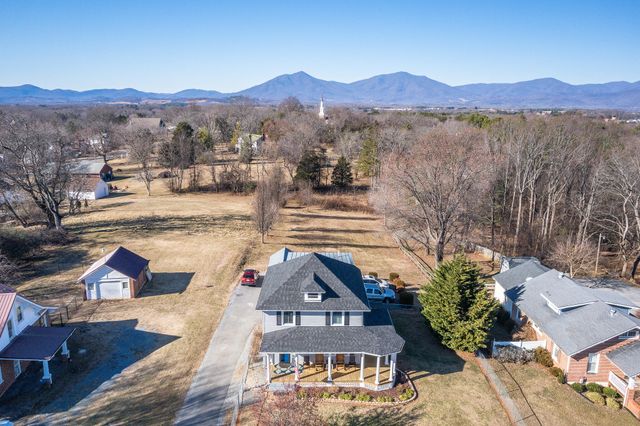 1215 Longwood AVE, Bedford, VA 24523