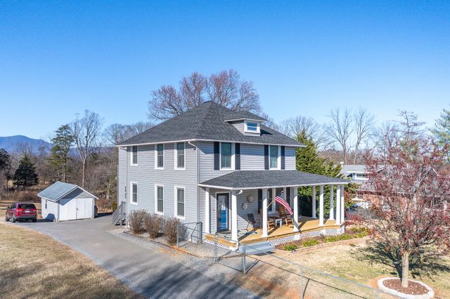 1215 Longwood AVE, Bedford, VA 24523