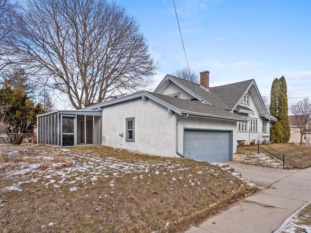 904 N 9th STREET, Manitowoc, WI 54220