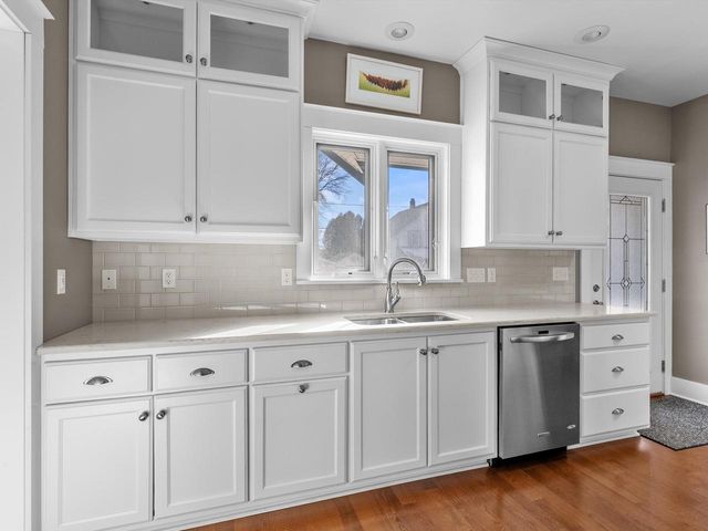 904 N 9th STREET, Manitowoc, WI 54220