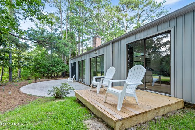 916 Rays Bridge Road, Whispering Pines, NC 28327