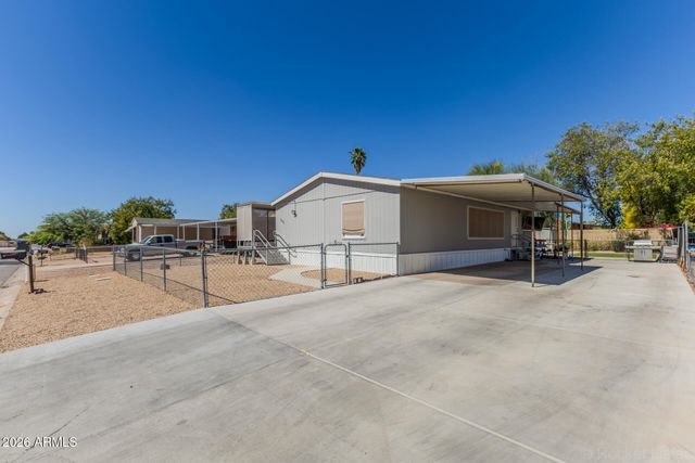 8208 E ALBANY Street, Mesa, AZ 85207