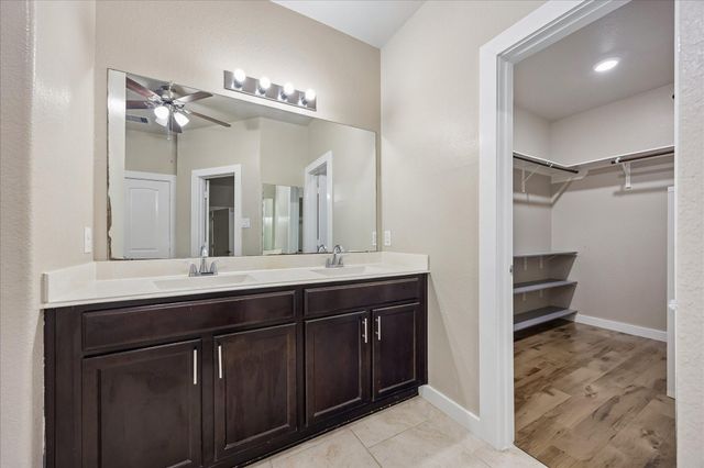 9518 Rich Mountain Drive, Richmond, TX 77469