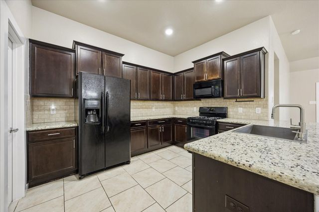 9518 Rich Mountain Drive, Richmond, TX 77469