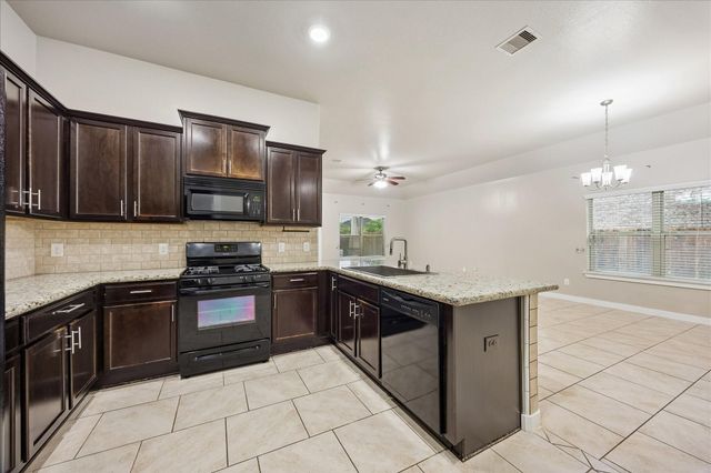 9518 Rich Mountain Drive, Richmond, TX 77469