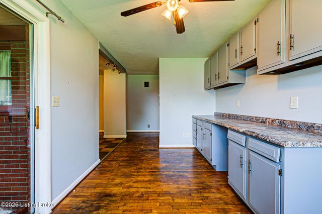1599 Greenland Park Cir, Shelbyville, KY 40065