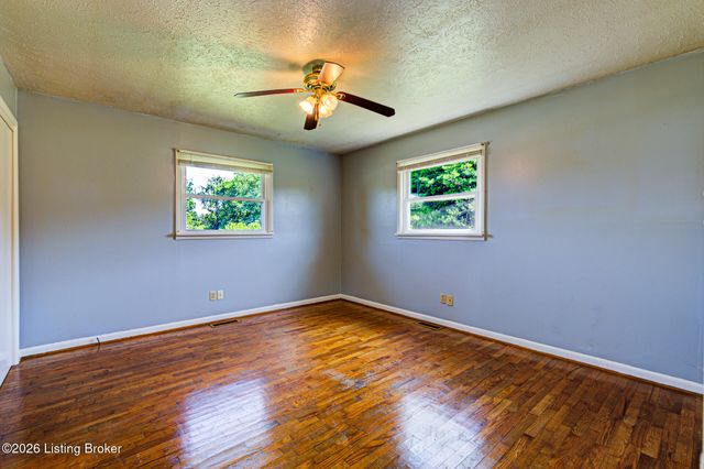 1599 Greenland Park Cir, Shelbyville, KY 40065