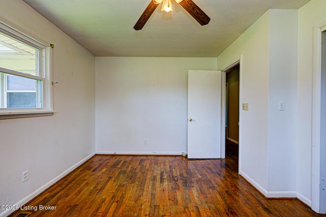 1599 Greenland Park Cir, Shelbyville, KY 40065