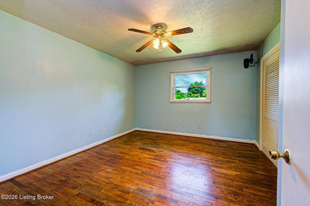1599 Greenland Park Cir, Shelbyville, KY 40065