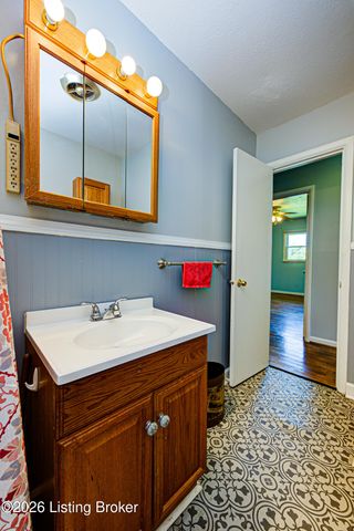 1599 Greenland Park Cir, Shelbyville, KY 40065