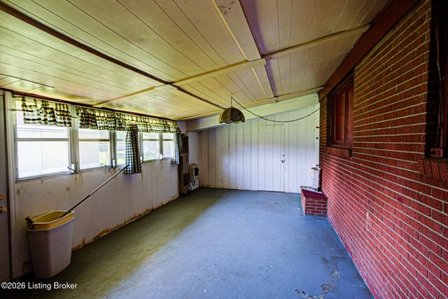 1599 Greenland Park Cir, Shelbyville, KY 40065