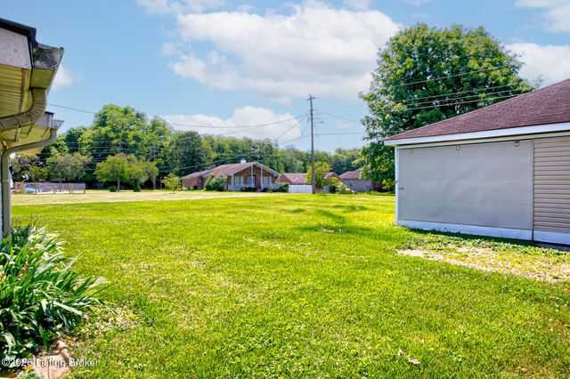 1599 Greenland Park Cir, Shelbyville, KY 40065