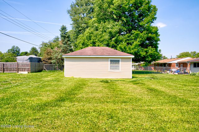 1599 Greenland Park Cir, Shelbyville, KY 40065