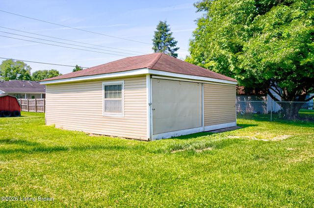 1599 Greenland Park Cir, Shelbyville, KY 40065