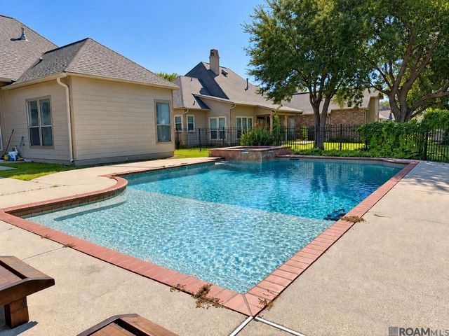 18197 Lake Harbor Ln, Prairieville, LA 70769
