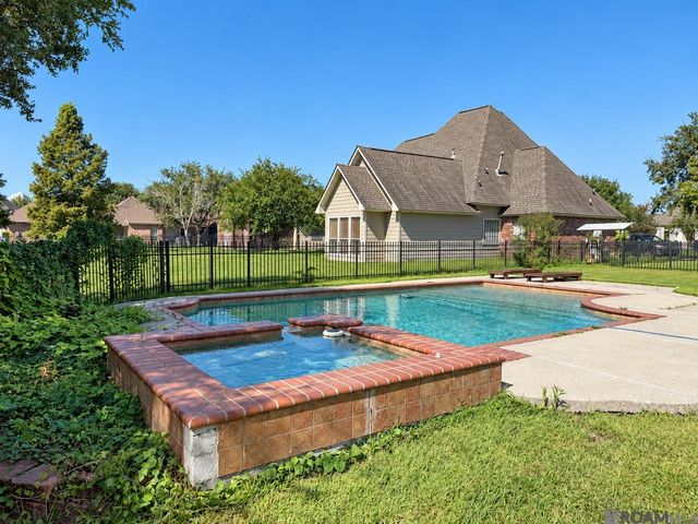 18197 Lake Harbor Ln, Prairieville, LA 70769