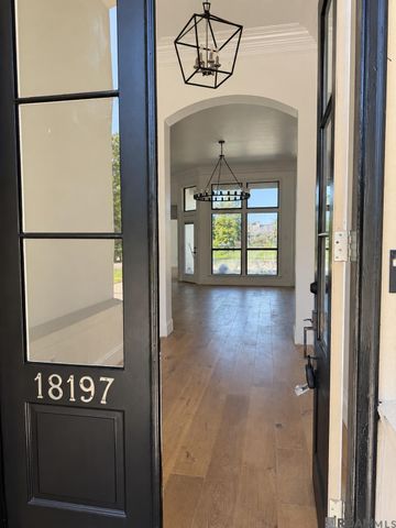 18197 Lake Harbor Ln, Prairieville, LA 70769