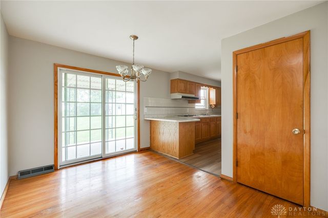 1616 Crest Drive, Springfield, OH 45502