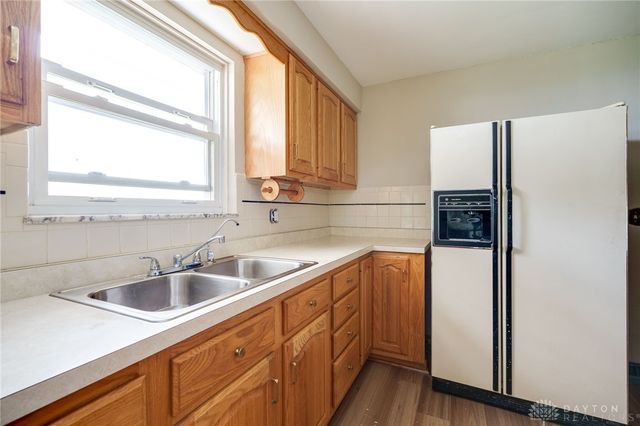 1616 Crest Drive, Springfield, OH 45502