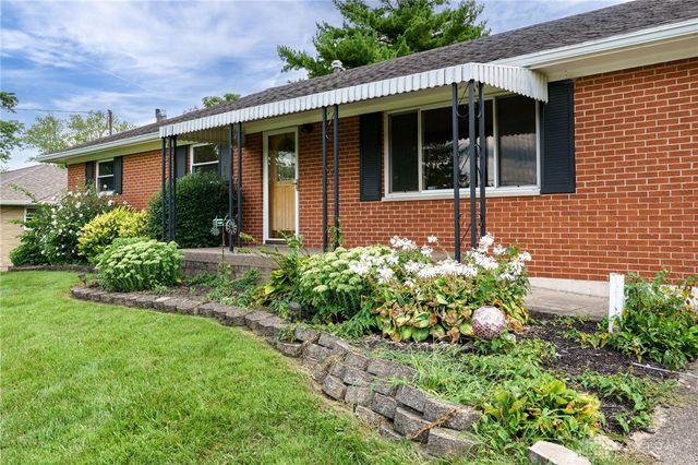 1616 Crest Drive, Springfield, OH 45502