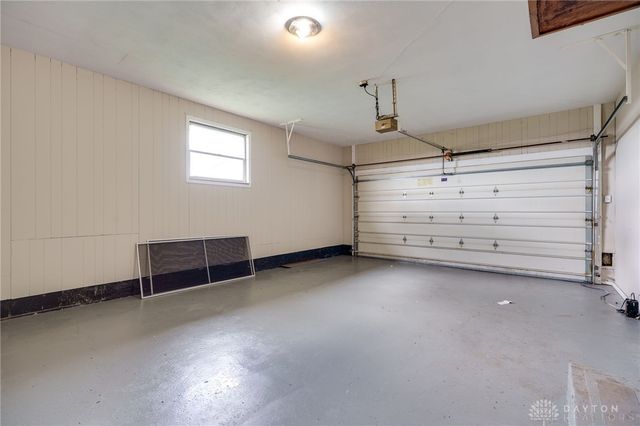 1616 Crest Drive, Springfield, OH 45502