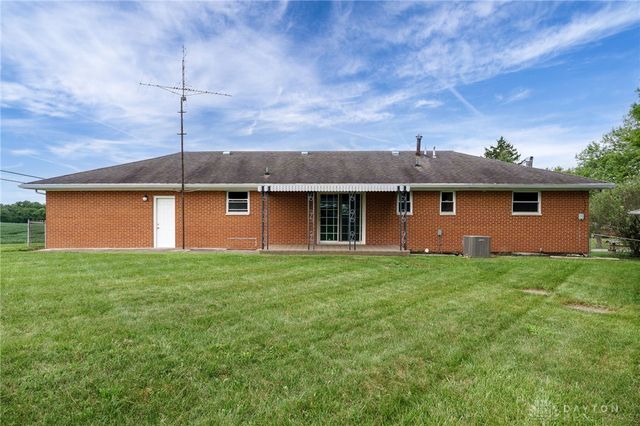 1616 Crest Drive, Springfield, OH 45502