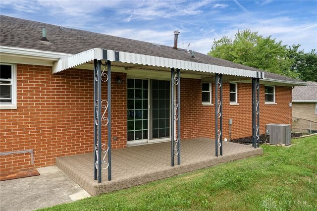1616 Crest Drive, Springfield, OH 45502