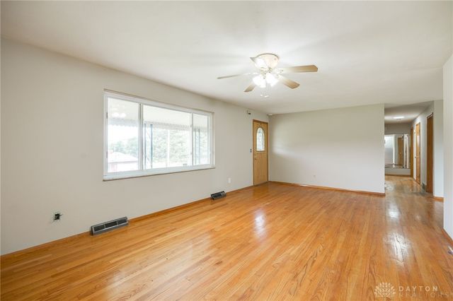 1616 Crest Drive, Springfield, OH 45502