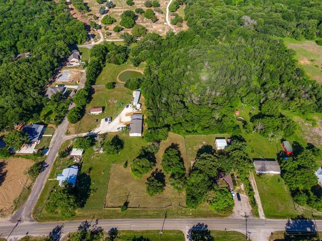 000 N Barron Road, Covington, TX 76636