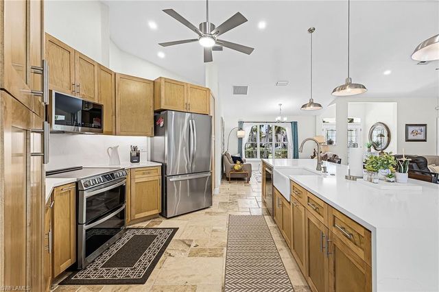 2207 SW 52nd ST, Cape Coral, FL 33914