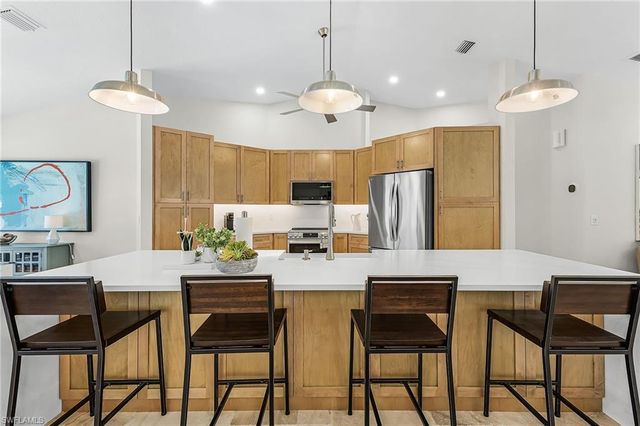 2207 SW 52nd ST, Cape Coral, FL 33914