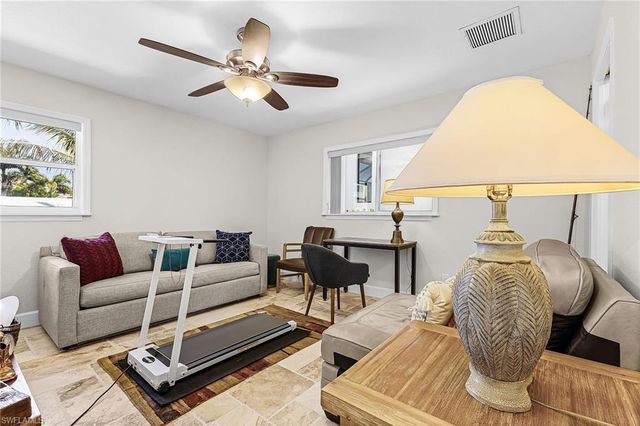 2207 SW 52nd ST, Cape Coral, FL 33914