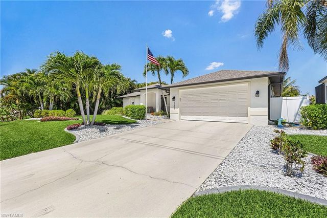 2207 SW 52nd ST, Cape Coral, FL 33914