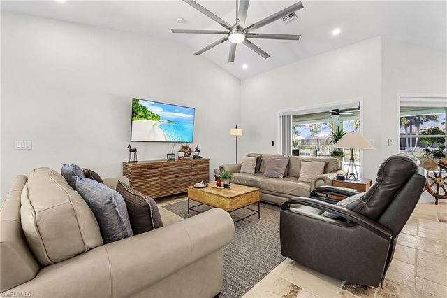 2207 SW 52nd ST, Cape Coral, FL 33914