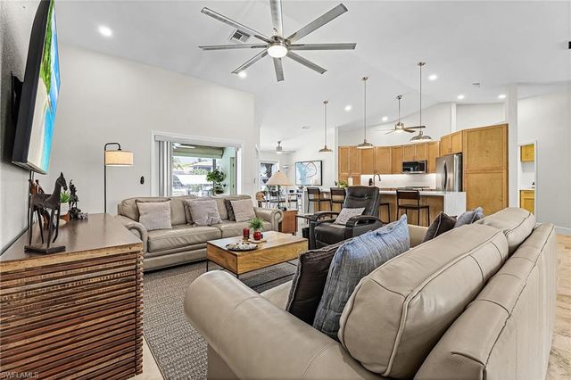 2207 SW 52nd ST, Cape Coral, FL 33914